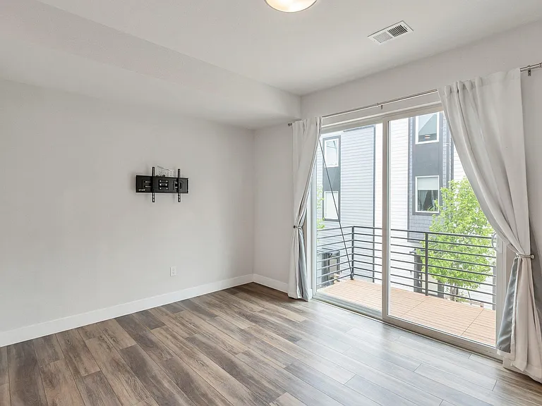 5586 W 11th Pl — Photo 5