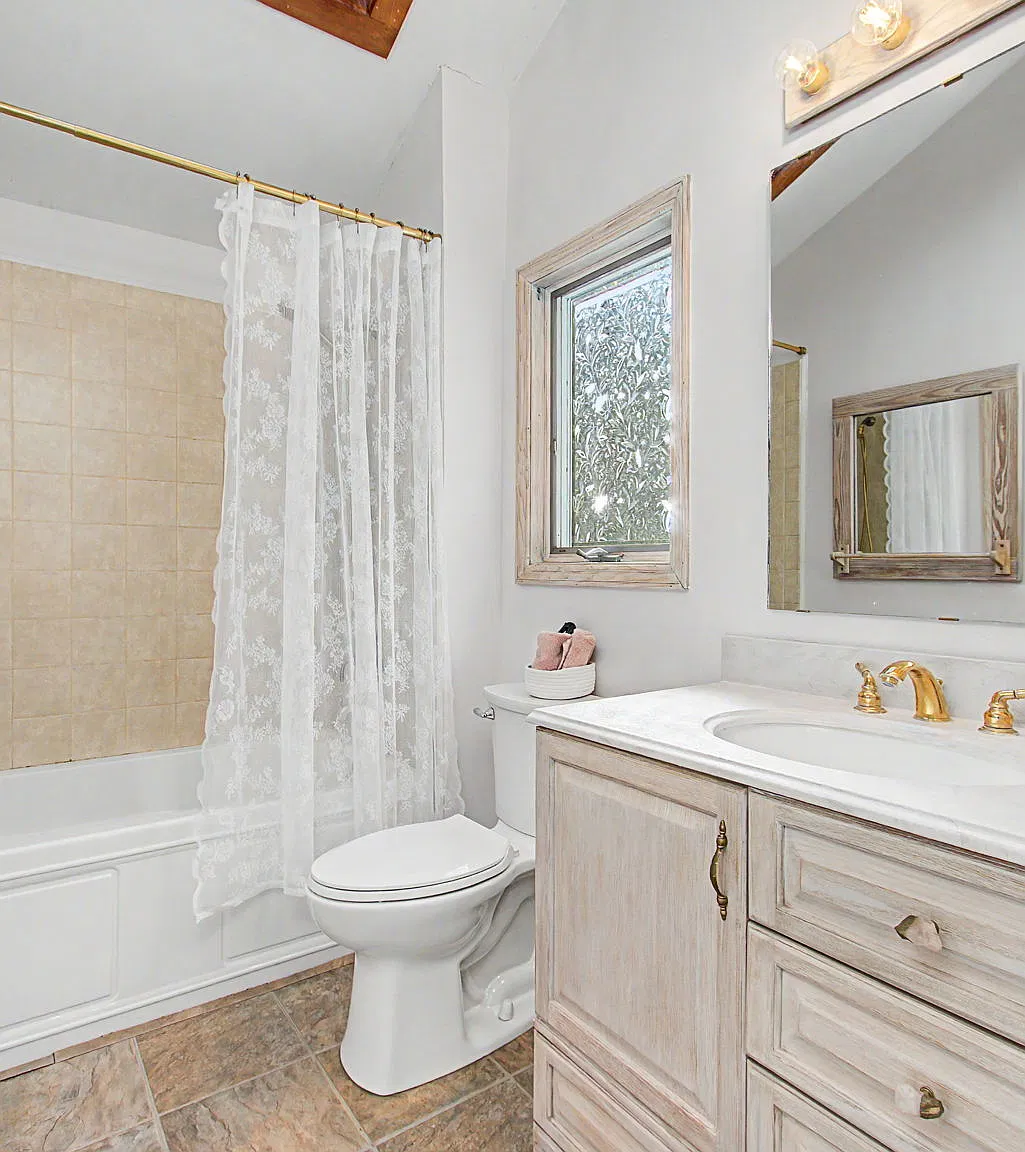 2 bed, 764 sqft, $2,400 — Photo 3