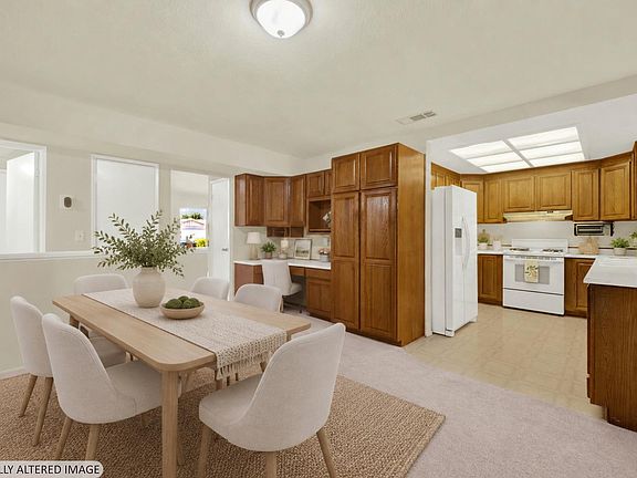 4th image of 1067 Woodridge Drive