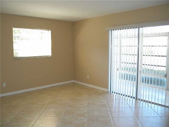 5th image of 71 Royal Oak Ct APT 103