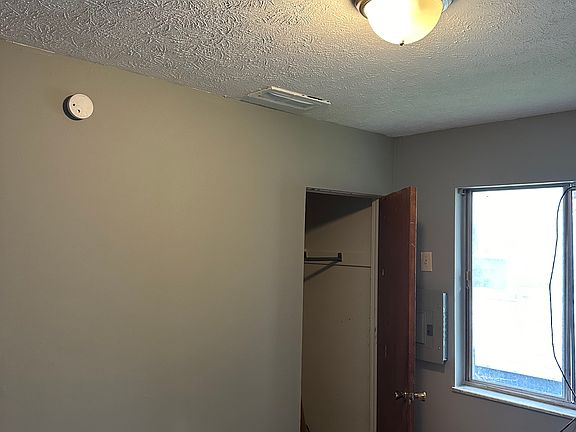 5th image of 1233 Roslyn Ave #1233