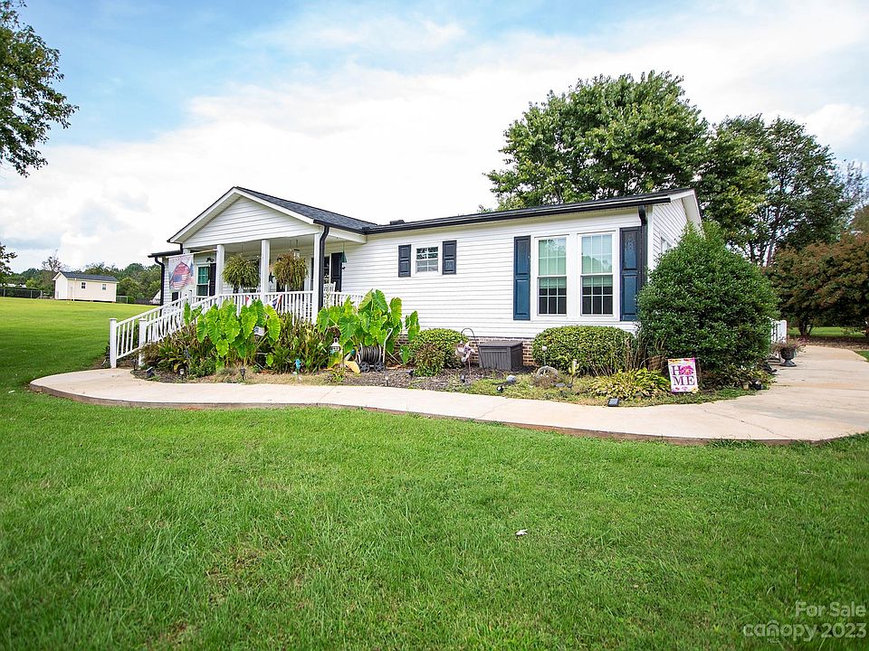 1st image of 120 Country Way Dr