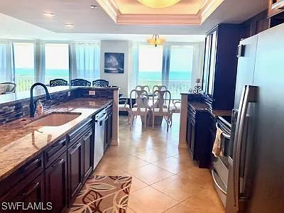 3 bed, 2.5 bath, 2200 sqft, $17,000 — Photo 4