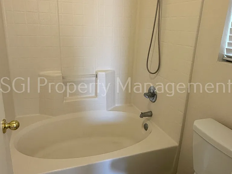 10318 W Missouri Ave — Photo 10