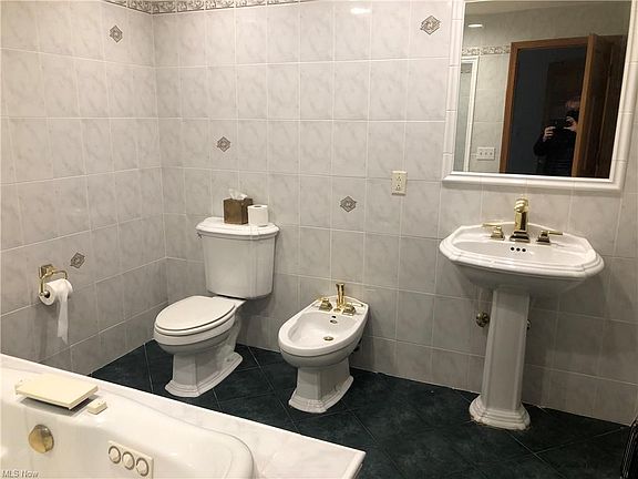 5th image of 5828 Dunbar Ave