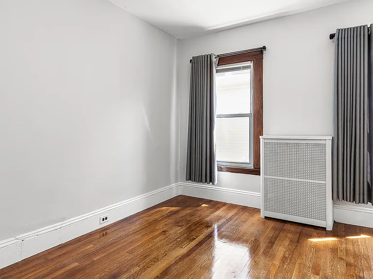 30-32 Autumn St #1 — Photo 17