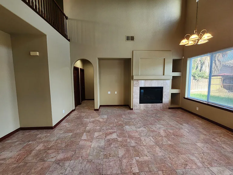 794 Newton Ct — Photo 12