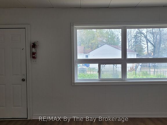 3rd image of 280 River Rd E #A06
