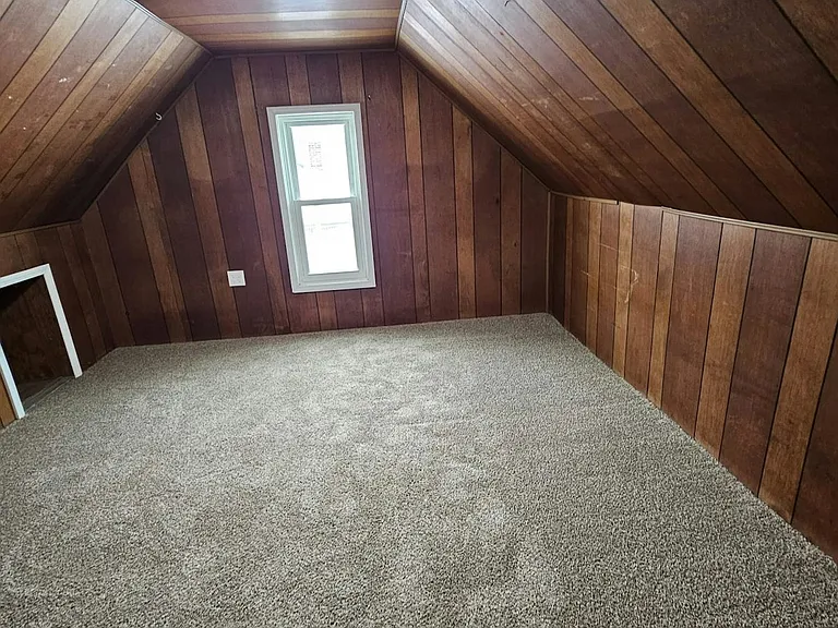 BEDROOM 2 UPPER