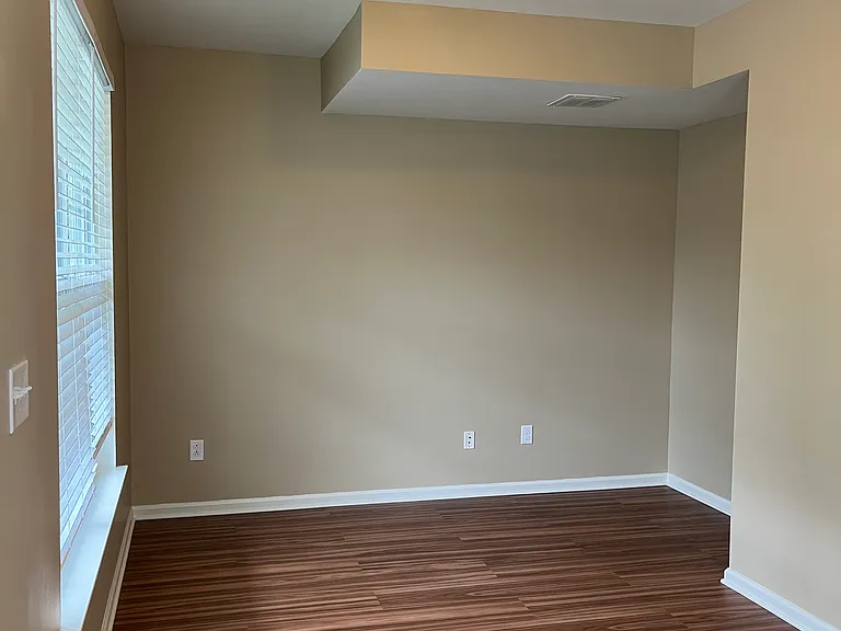 1134 Clemson St — Photo 6
