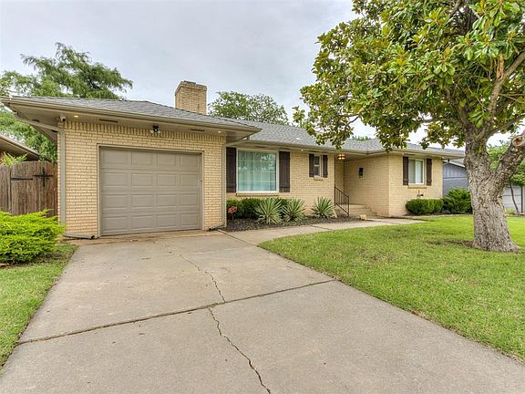 4th image of 2521 Huntleigh Dr