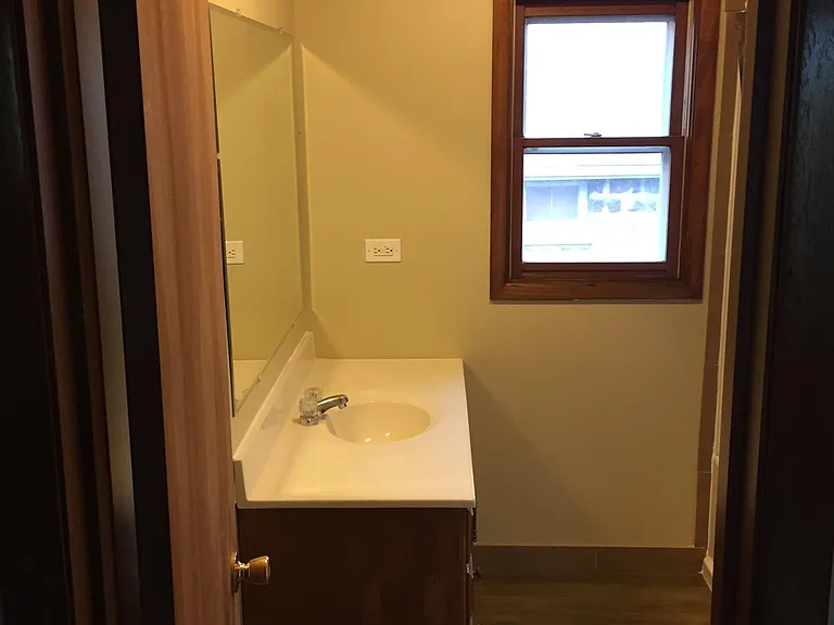 13933 Park Ave — Photo 6