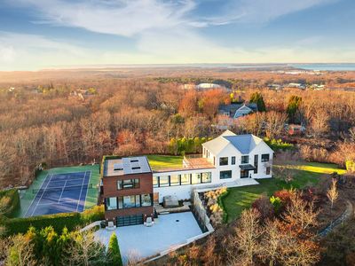 47 Wireless Way, Southampton, NY, 11968