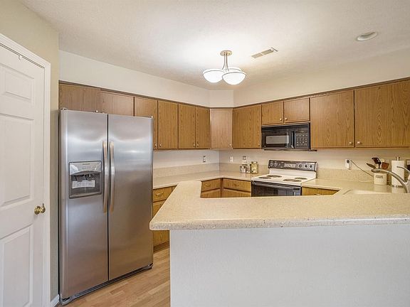 4th image of 1575 Weatherstone Dr