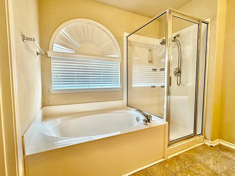 786 San Mateo — Photo 36