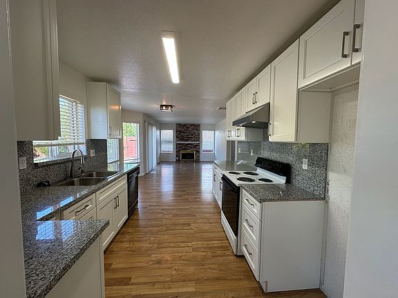 5th image of 745 Monte Carlo Dr