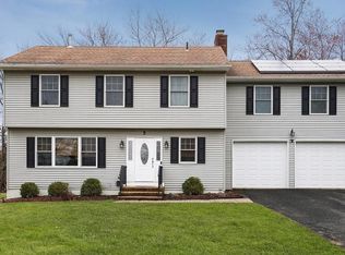 5 Maple Dr, Warren, NJ 07059