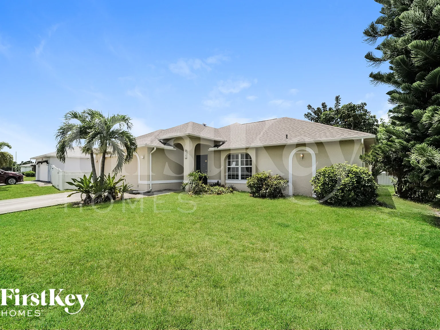 4 bed, 2.0 bath, 1712 sqft, $2,090 — Photo 2