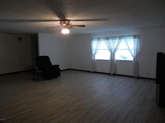 2nd image of 4920 Valdine Ave