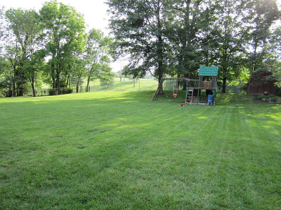 2nd image of 2837 Springwood Ct