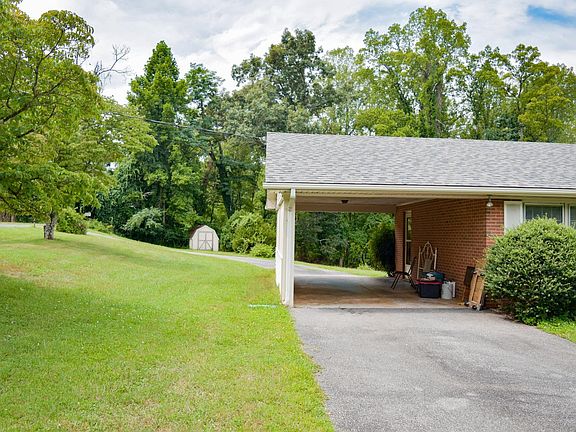 3rd image of 103 Idlebrook Dr