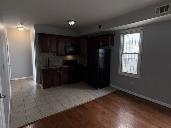 2nd image of 269-271 Hobson St #1L
