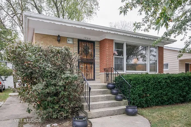 17315 Kedzie Ave photo 1