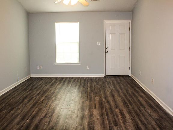 4th image of 4463 Belair Dr