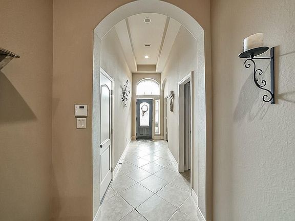 5th image of 150 Pine Crest Cir