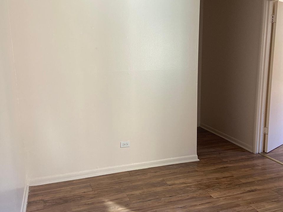 1st image of 1533 W Jarvis Ave #214