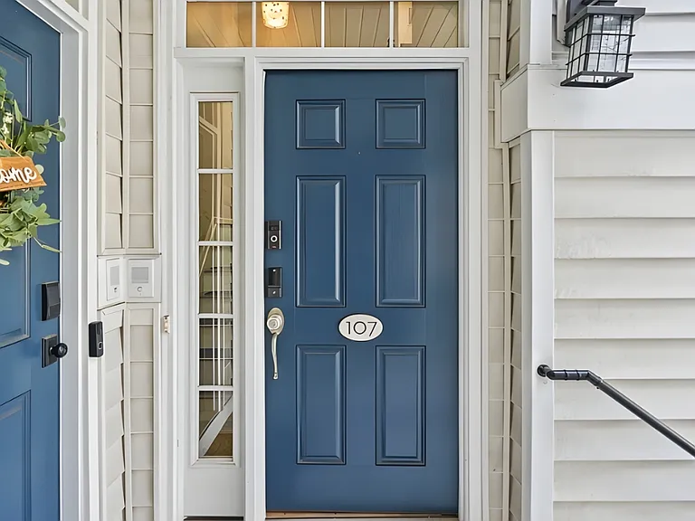 107 Brittany Ct — Photo 3