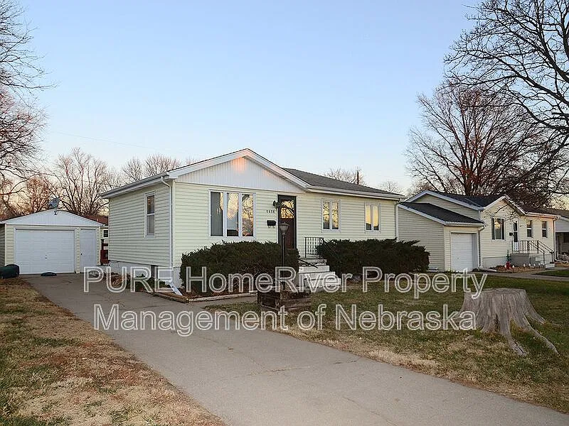 3 bed, 1.5 bath, 1540 sqft, $1,800 — Photo 2