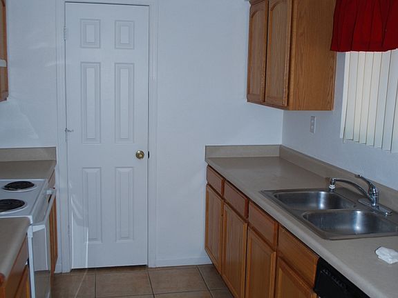 4th image of 16545 E Oxford Dr