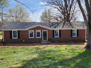 2221 Cherry Dr, Pulaski, TN 38478