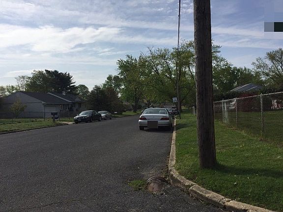 4th image of 723 Ruth Dr