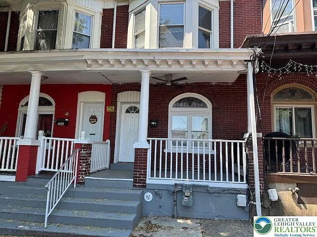 Building Photo - 208 Ridge Ave