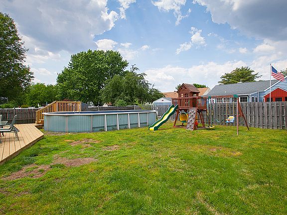 3rd image of 231 Cherrywood Ln