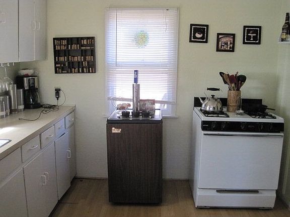 4th image of 1125 W Rainey St