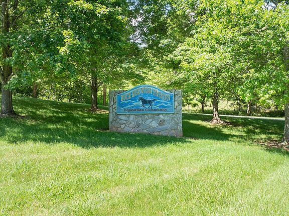 3rd image of 14 Mane Loop Rd