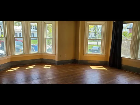 10 Monroe Highway, Brooks, ME 04921