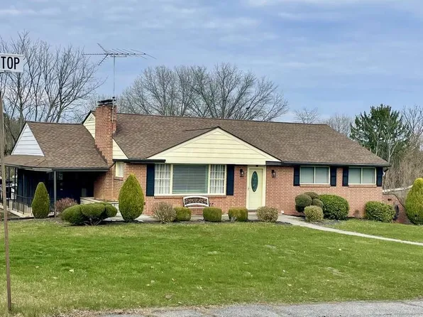 1940 Oakley Dr, York, PA 17408