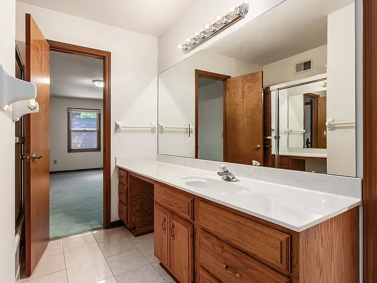 100 E Dublin Granville Rd #1 — Photo 19