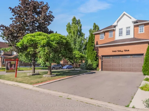 7448 Village Walk, Mississauga, ON L5W 1V7