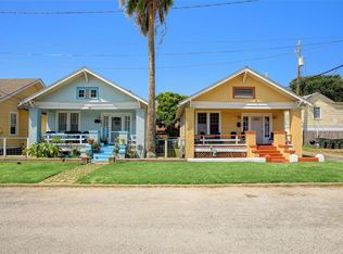 715 7th St, Galveston, TX 77550