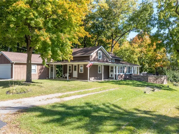 5401 Wadsworth Cv, Geneseo, NY 14454