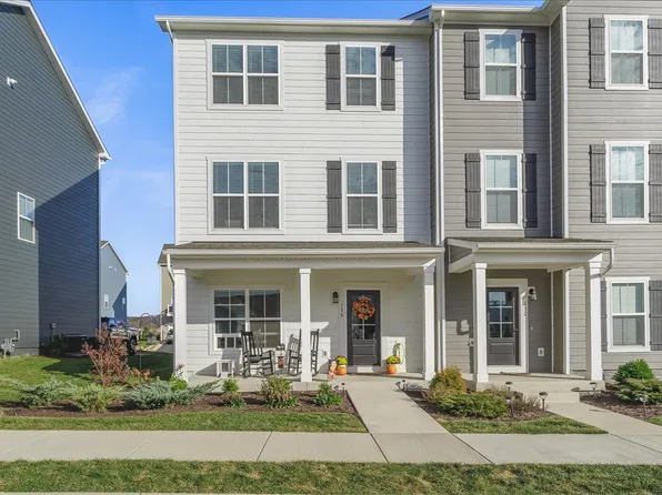 136 Colony Ave, Daleville, VA 24083