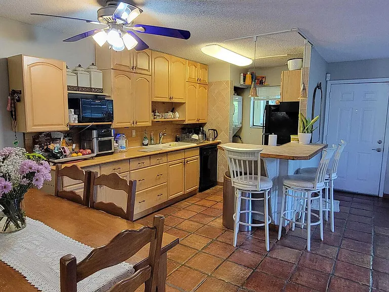 632 Trace Cir #102 — Photo 5