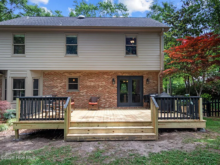 939 Eton Dr — Photo 9