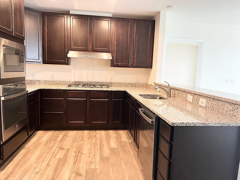 24160 Port Ln #303 — Photo 10