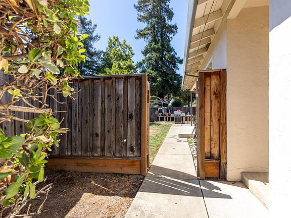 2nd image of 2531 Skylark Dr